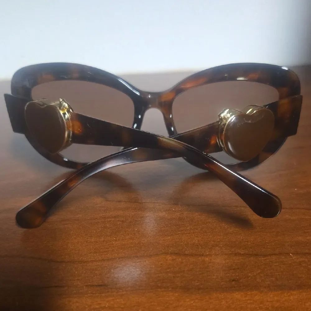 Tortoise Shell Women's Sunglasses - Picture 7 of 7